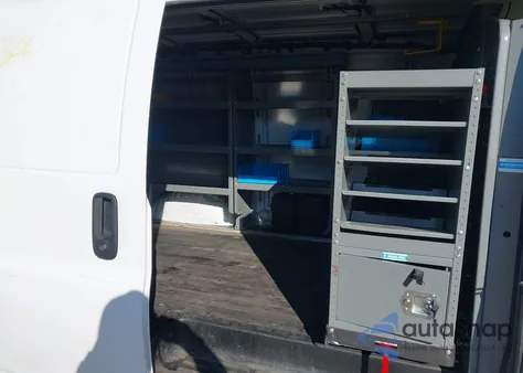 2018 Chevrolet Express 2500 Work Van from USA, damaged, VIN 1GCWGAFP0J1335951